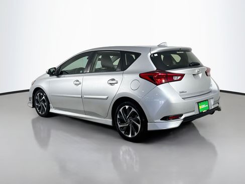 Used 2018 Toyota Corolla iM w/ All-Weather Mat Package FWD image 7