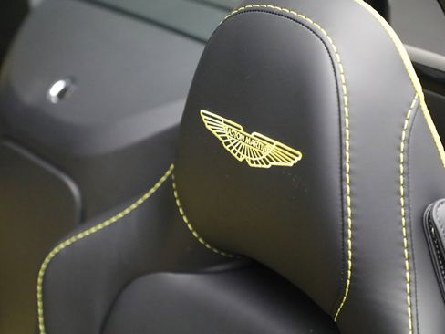 Used 2023 Aston Martin V12 Vantage Roadster image 27
