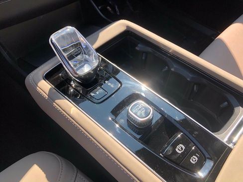 New 2026 Volvo XC90 B6 Plus w/ Protection Package Premier image 30