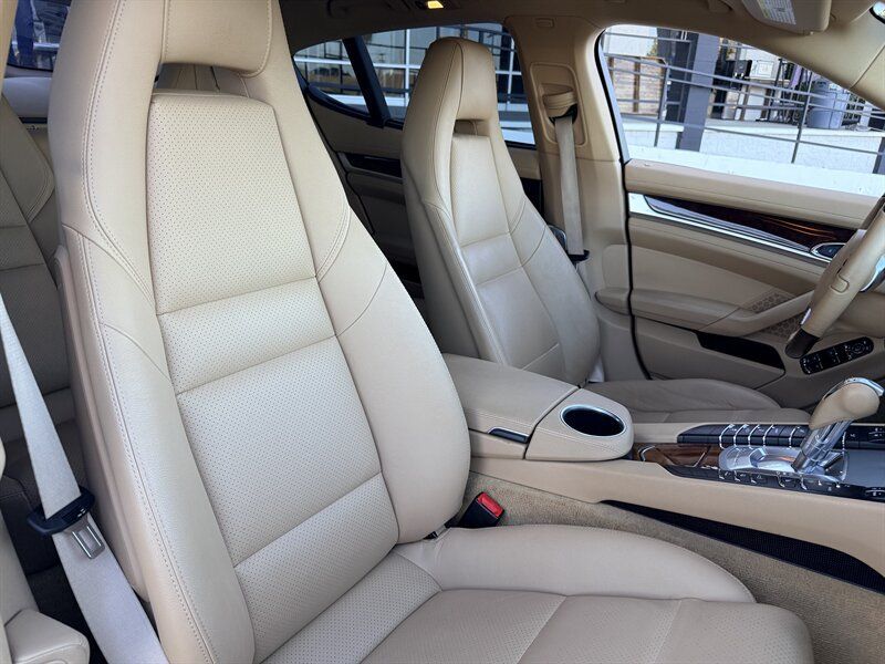 Used 2013 Porsche Panamera S RWD image 30