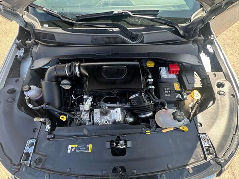 Used 2025 Jeep Compass Limited image 32