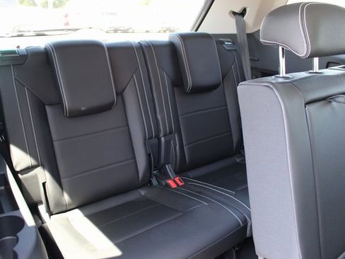 Used 2023 Volkswagen Atlas SE image 11