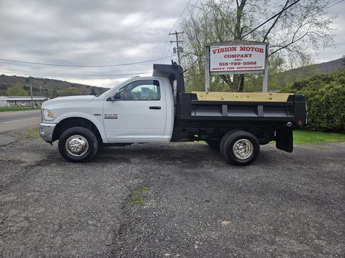 Used 2018 RAM 3500 Tradesman w/ Chrome Appearance Group AWD/4WD image 3