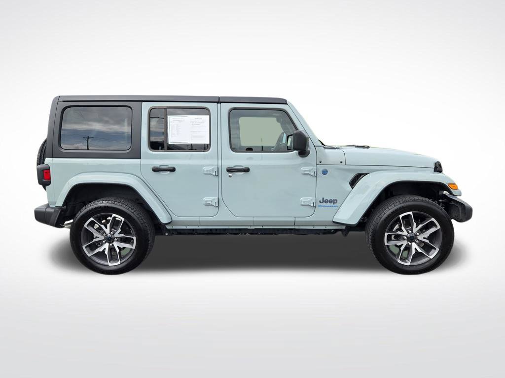 Used 2024 Jeep Wrangler Unlimited AWD/4WD image 2