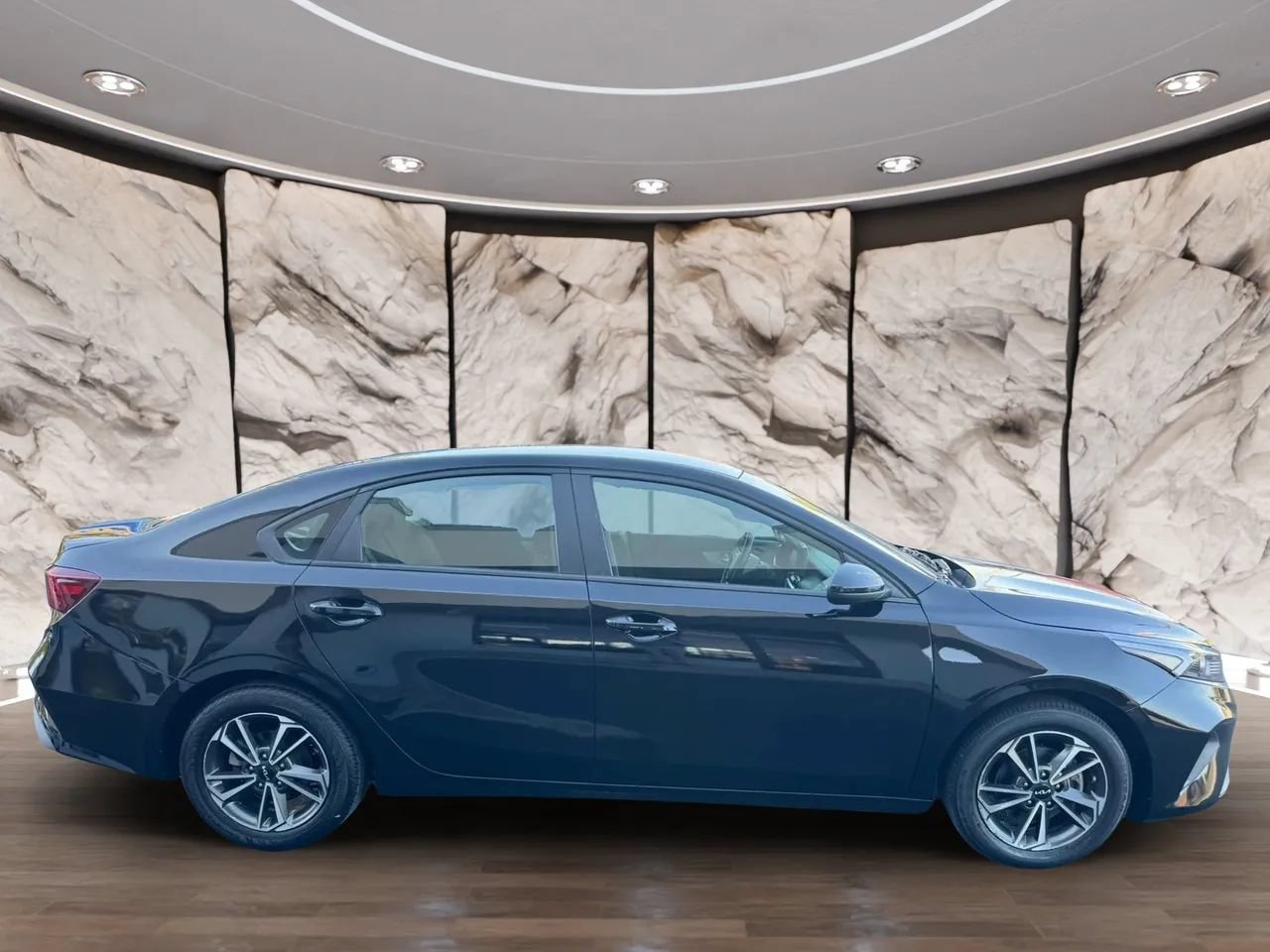 Used 2023 Kia Forte LXS FWD image 4