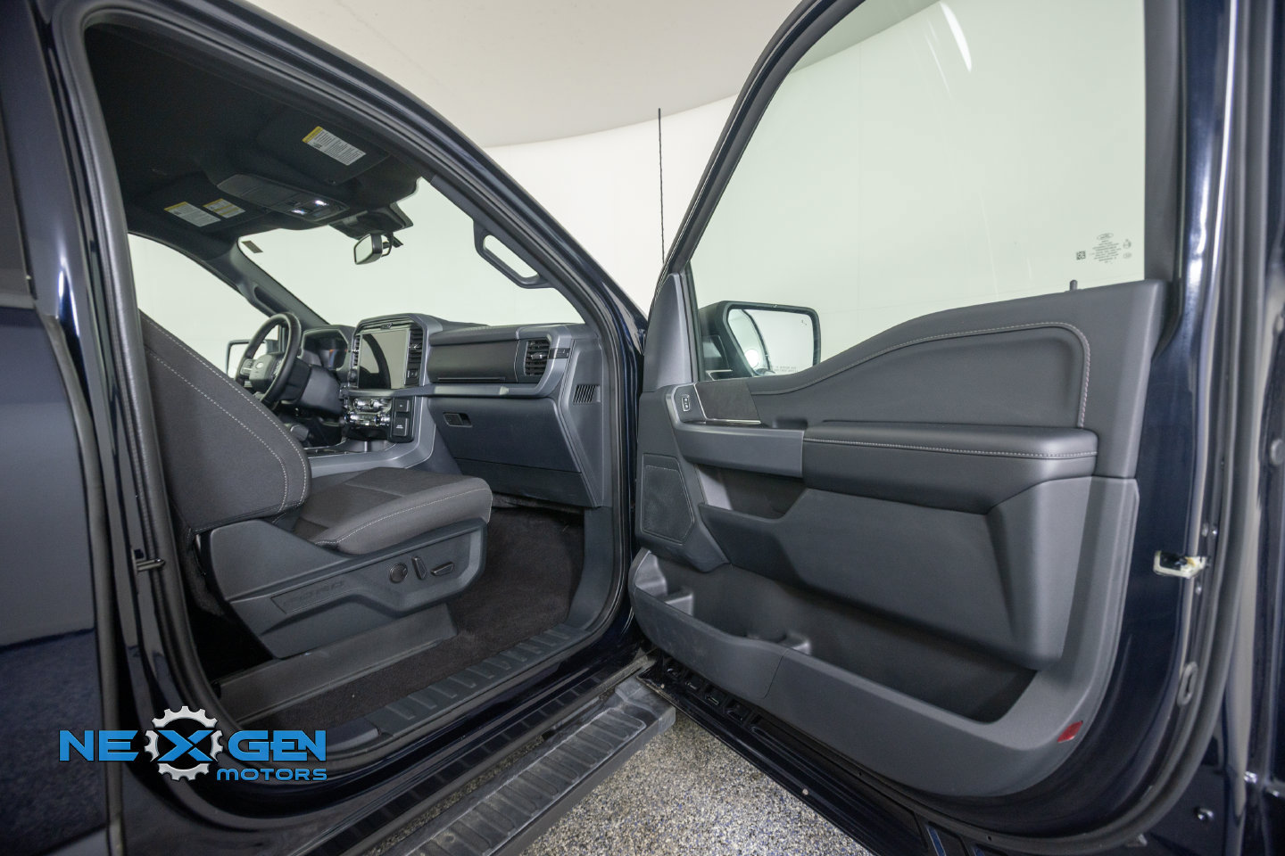 Used 2025 Ford F150 XLT w/ Equipment Group 302A MID AWD/4WD image 5
