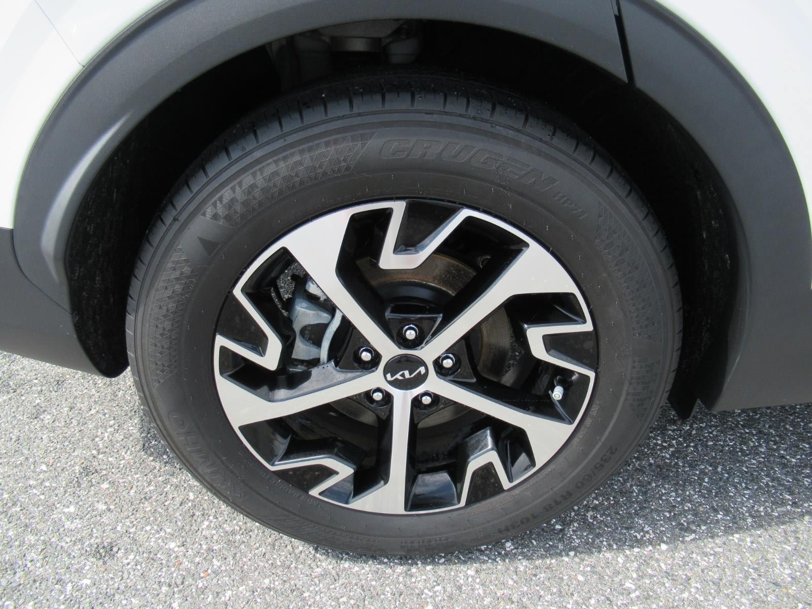 Used 2024 Kia Sportage EX FWD image 8