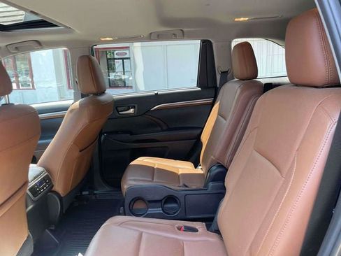 Used 2019 Toyota Highlander Limited w/ Protection Package #3 AWD/4WD image 14