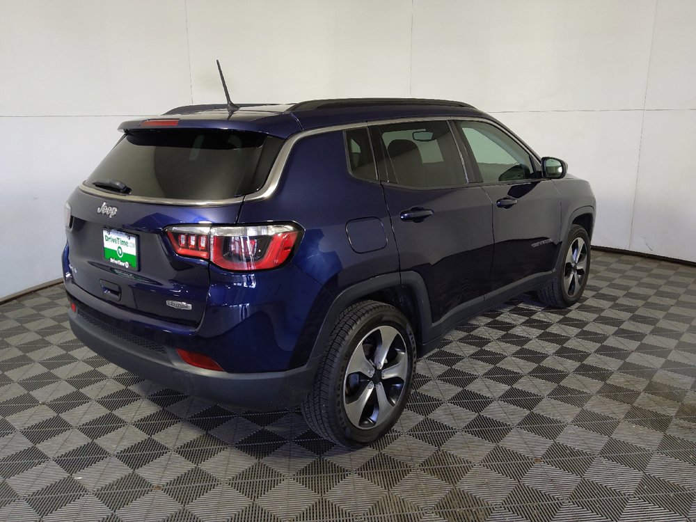 Used 2018 Jeep Compass Latitude w/ Cold Weather Group AWD/4WD image 9
