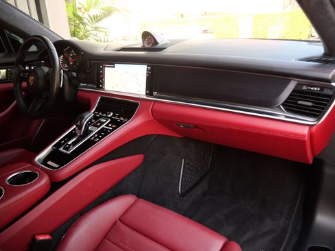 Used 2022 Porsche Panamera GTS AWD/4WD image 20