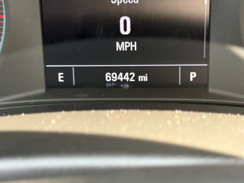 Used 2021 Chevrolet Malibu LT FWD image 18