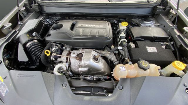 Used 2019 Jeep Cherokee Limited AWD/4WD image 28