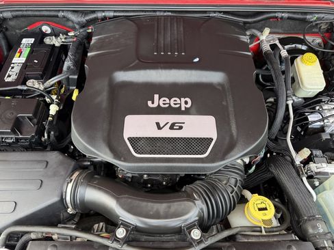 Used 2015 Jeep Wrangler Unlimited Willys image 21