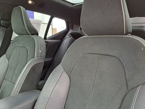 Used 2022 Volvo XC40 T5 R-Design w/ Advanced Package image 22