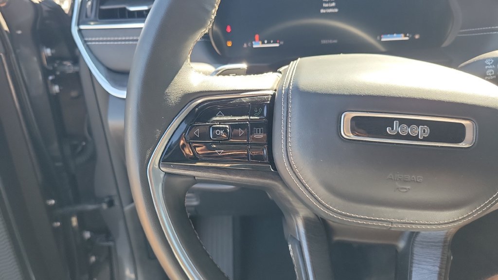 Used 2022 Jeep Grand Cherokee Overland RWD image 19