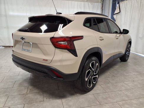 Used 2026 Chevrolet Trax RS w/ Sunroof Package image 9