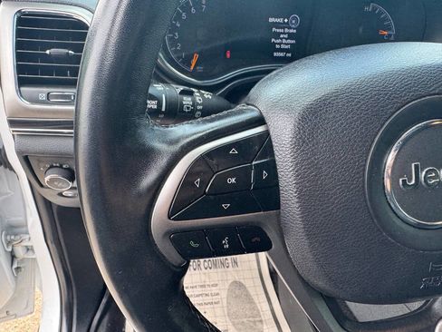 Used 2019 Jeep Grand Cherokee Limited AWD/4WD image 15