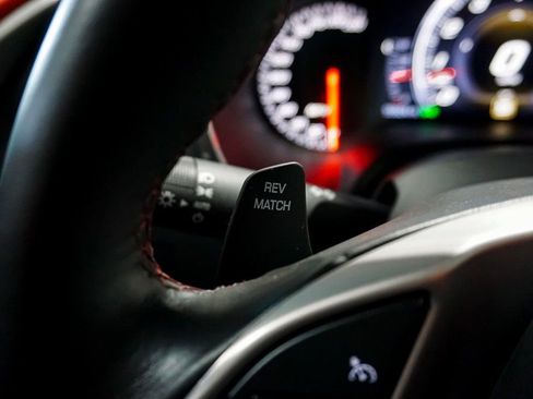 Used 2015 Chevrolet Corvette Z06 w/ Z07 Performance Package image 21