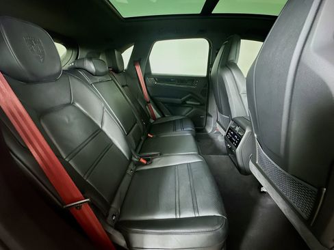 Certified 2026 Porsche Cayenne GTS AWD/4WD image 45