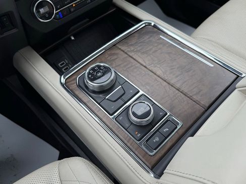 Used 2018 Ford Expedition Platinum AWD/4WD image 45