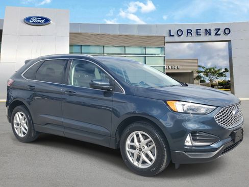 Used 2024 Ford Edge SEL w/ Convenience Package image 3