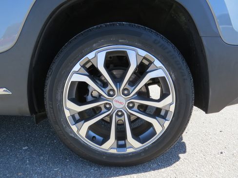 Used 2018 GMC Terrain SLT w/ Preferred Package image 12