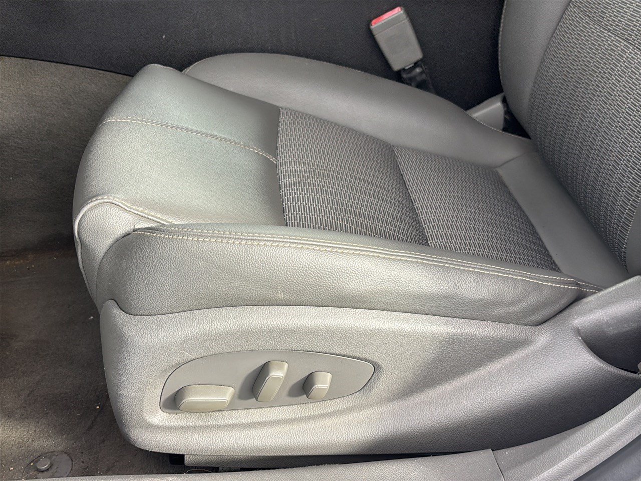 Used 2019 Chevrolet Impala LT FWD image 16