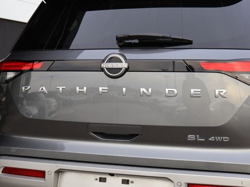 Used 2024 Nissan Pathfinder SL image 20