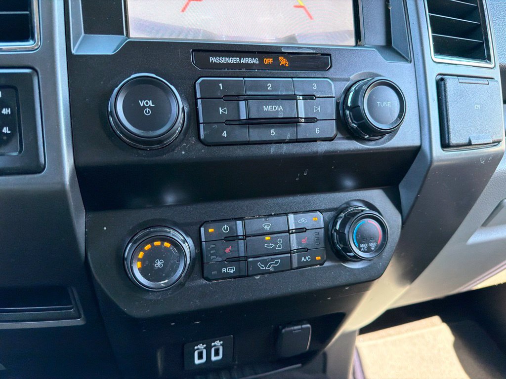 Used 2019 Ford F150 XLT w/ Equipment Group 302A Luxury AWD/4WD image 12