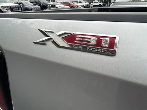 Used 2021 GMC Sierra 1500 SLT w/ SLT Premium Package image 11