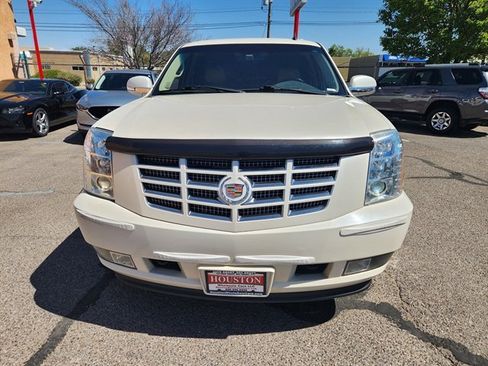 Used 2013 Cadillac Escalade Luxury AWD/4WD image 3