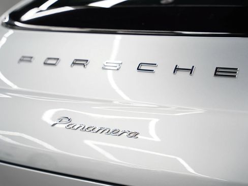 Used 2016 Porsche Panamera image 24