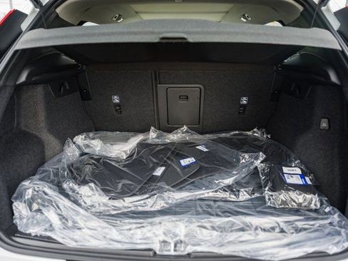 New 2026 Volvo XC40 B5 Ultra w/ Protection Package Premier image 11