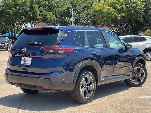 Used 2025 Nissan Rogue SV FWD image 4