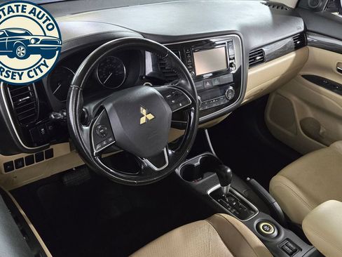 Used 2016 Mitsubishi Outlander SEL AWD/4WD image 11