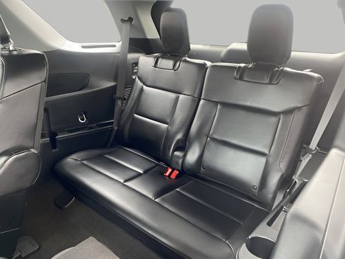 Used 2023 Ford Explorer XLT w/ Equipment Group 202A image 41