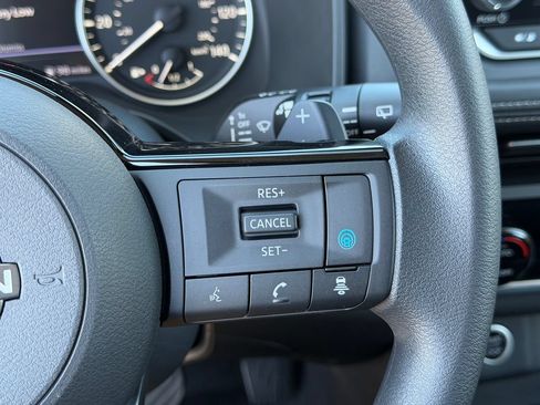 Used 2023 Nissan Rogue SV AWD/4WD image 25