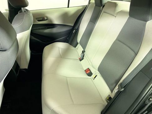 Used 2022 Toyota Corolla LE FWD image 19