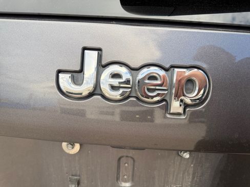 Used 2021 Jeep Cherokee Latitude Plus w/ Security Package AWD/4WD image 22