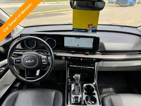 Used 2022 Kia Carnival EX FWD image 18