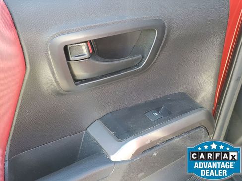 Used 2022 Toyota Tacoma SR5 image 44