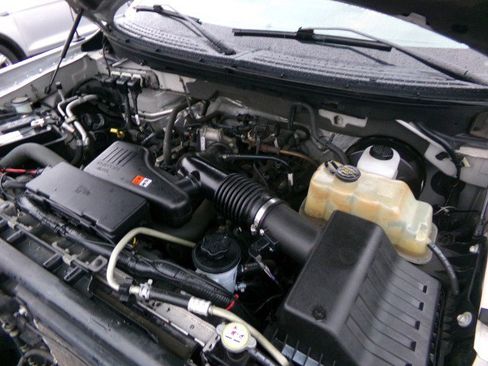 Used 2010 Ford F150 XLT image 20