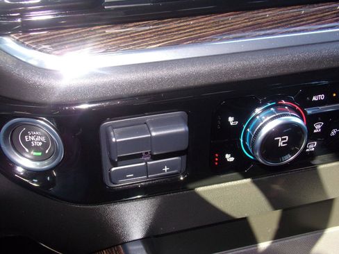 Used 2023 GMC Sierra 1500 Elevation w/ Preferred Package AWD/4WD image 24