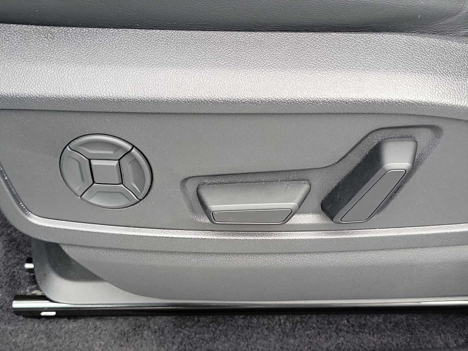 Certified 2025 Audi Q5 Premium Plus AWD/4WD image 14