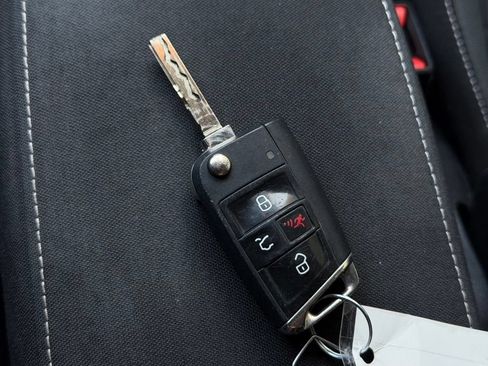 Used 2021 Volkswagen Tiguan S FWD image 28
