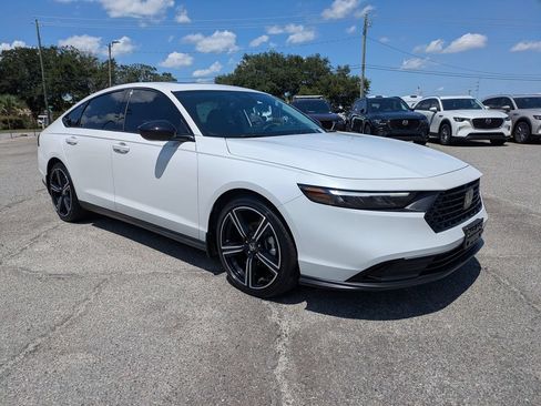 Used 2026 Honda Accord SE image 2