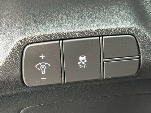 Used 2024 Hyundai Elantra SEL FWD image 23