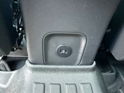 Used 2025 Ford Escape ST-Line Select AWD/4WD image 13
