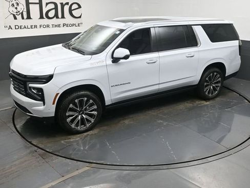 New 2026 Chevrolet Suburban High Country AWD/4WD image 23