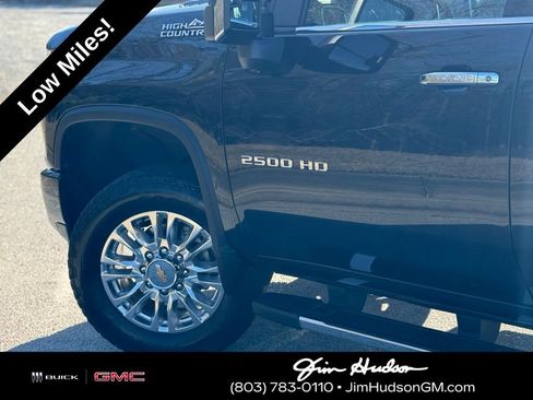 Used 2022 Chevrolet Silverado 2500 High Country w/ Z71 Off-Road Package image 9